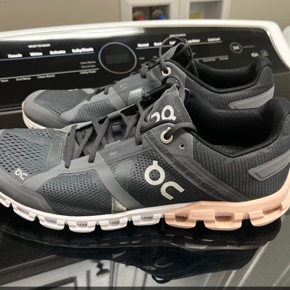 ON Running Women's Shoes 8